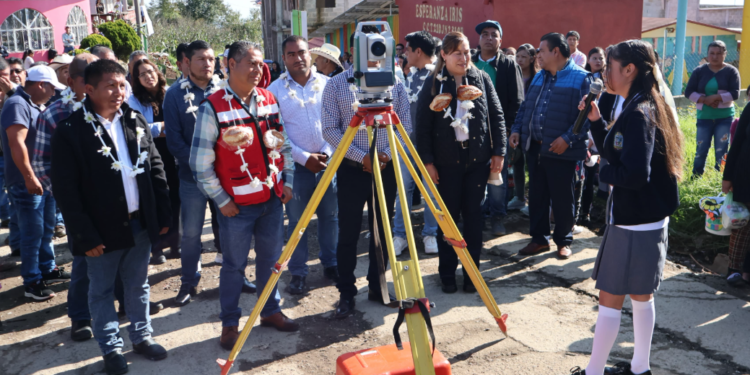 Se fortalece la transformación en San Antonio con pavimento hidráulico en la calle principal